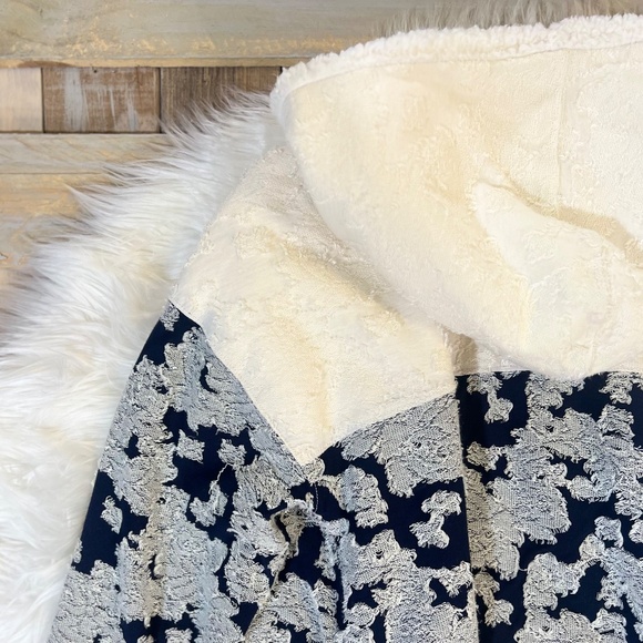 EUC. Lilka {Anthro} Textured Navy Blue & Cream Bathrobe + Pocket | XS · Small - Picture 10 of 15